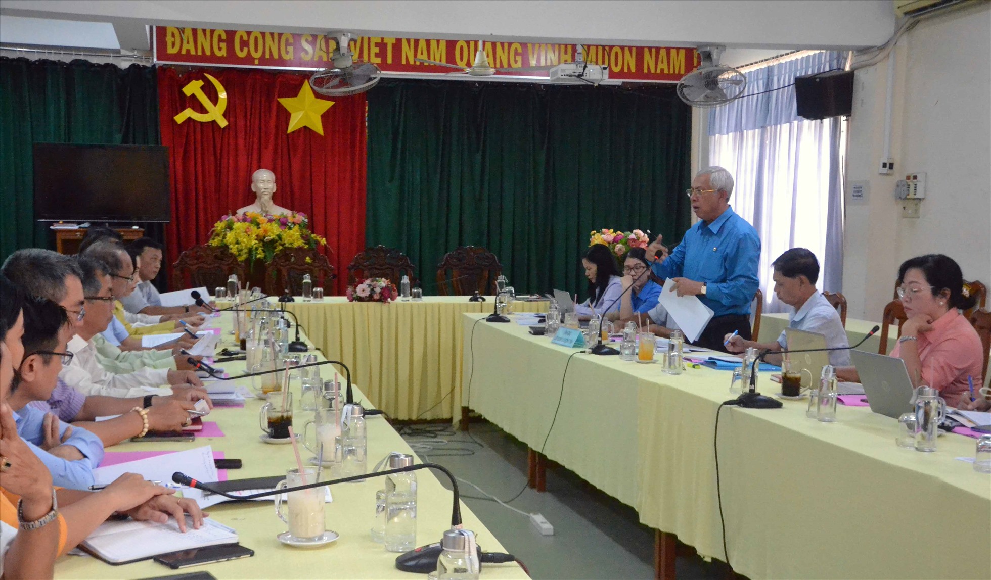 Quang cảnh buổi họp Ban tổ chức Chương trình Chợ Tết Công đoàn năm 2023 tỉnh An Giang. Ảnh: Lục Tùng