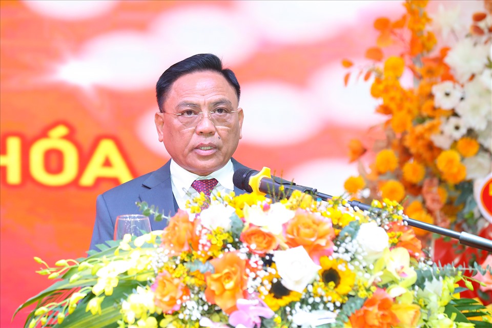 Ông bầu Cao Tiến Đoan phát biểu tại lễ xuất quân của Thanh Hoá FC. Ảnh: Kim Chi
