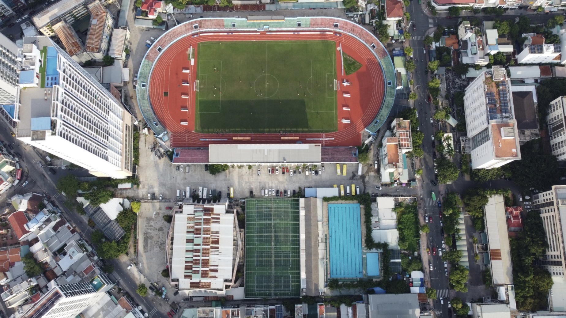 Sân vận động 19 Tháng 8 Nha Trang nhìn từ trên cao. Ảnh: Lê Xuân