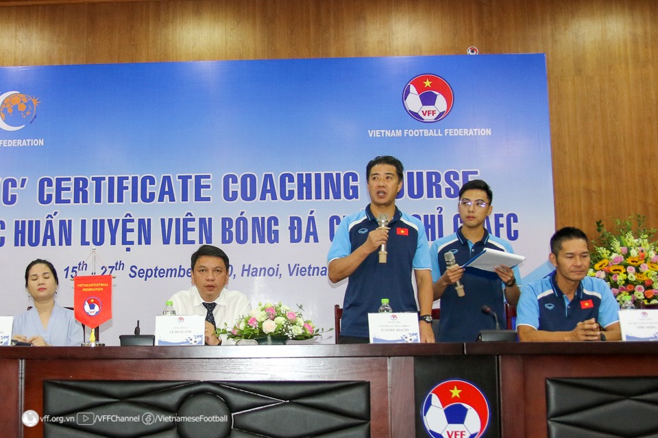 Trong hơn 2 năm làm việc tại VFF, ông Yusuke Adachi góp phần đưa bóng đá Việt Nam đến gần hơn với tiêu chuẩn thế giới. Ảnh: VFF