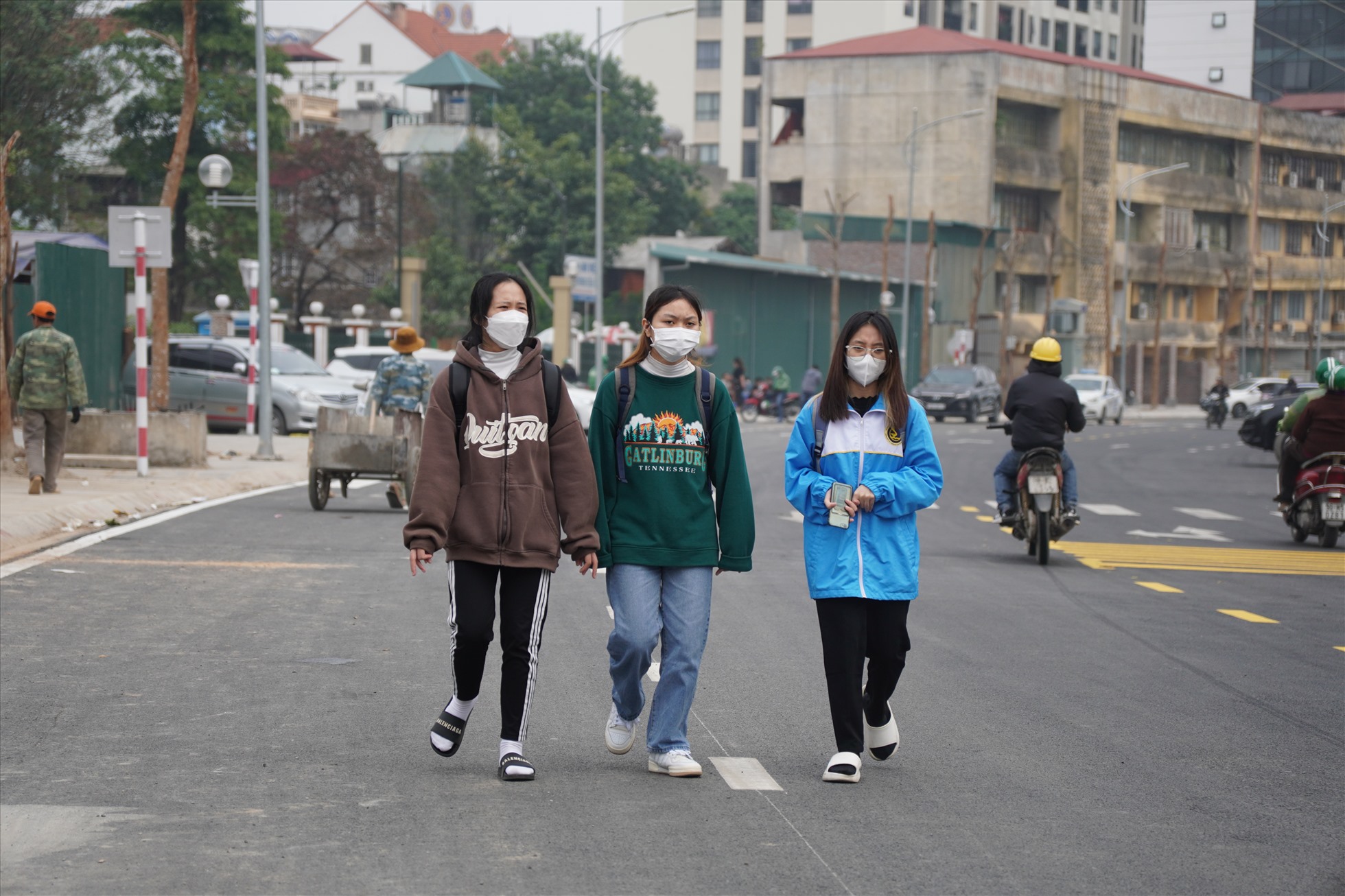 Người dân sống quanh khu vực này rất kỳ vọng tuyến đường nay đi vào hoạt động, khai thác.