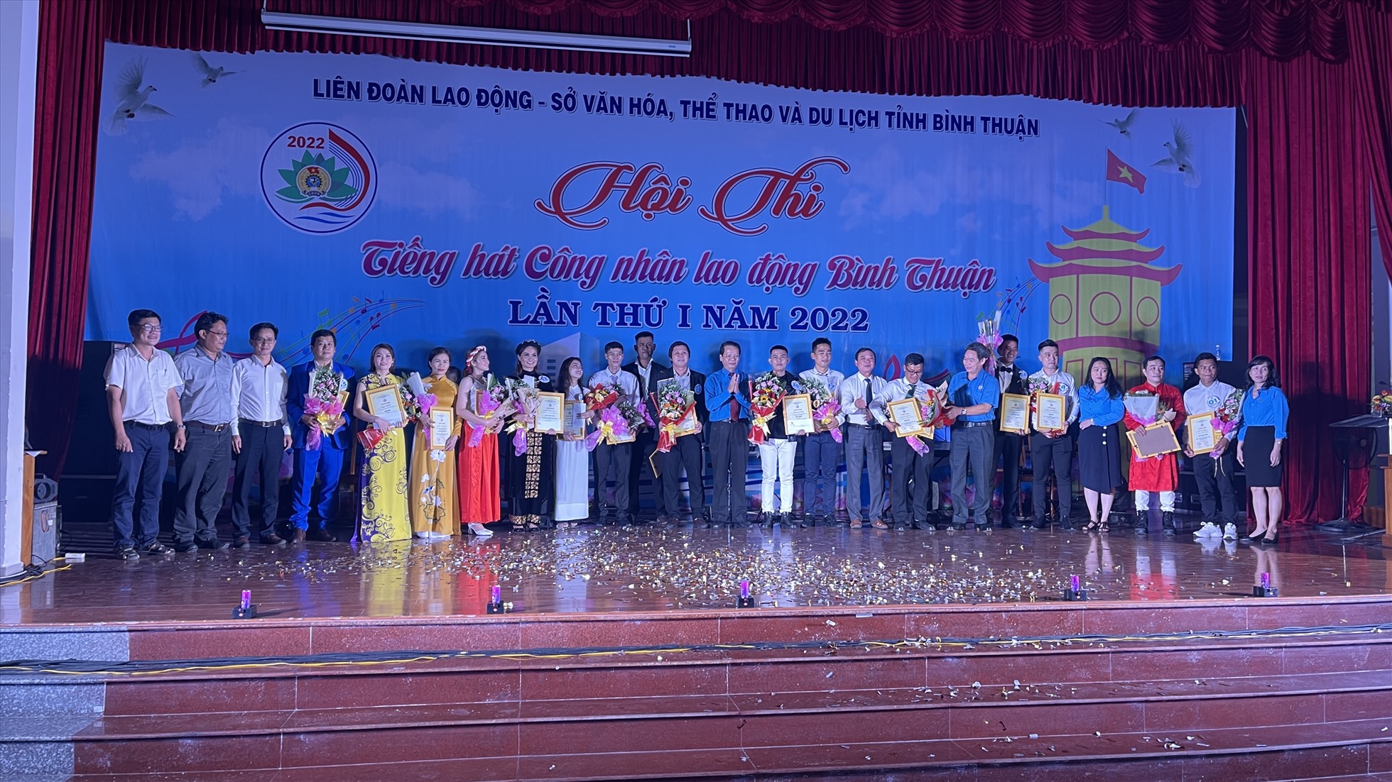 LĐLĐ tỉnh tổ chức Hội thi tiếng hát công nhân lao động Bình Thuận, sân chơi nghệ thuật cho người lao động. Ảnh: Duy Tuấn
