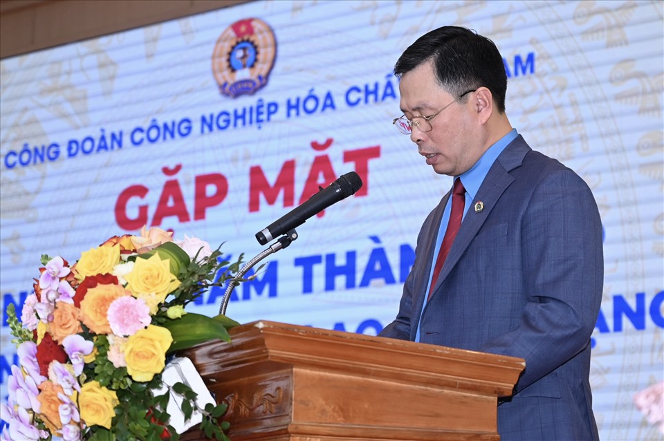 Ông Nguyễn Huy Thông - Chủ tịch Công đoàn Công nghiệp Hoá chất Việt Nam phát biểu tại Chương trình. Ảnh: Nguyễn Huế