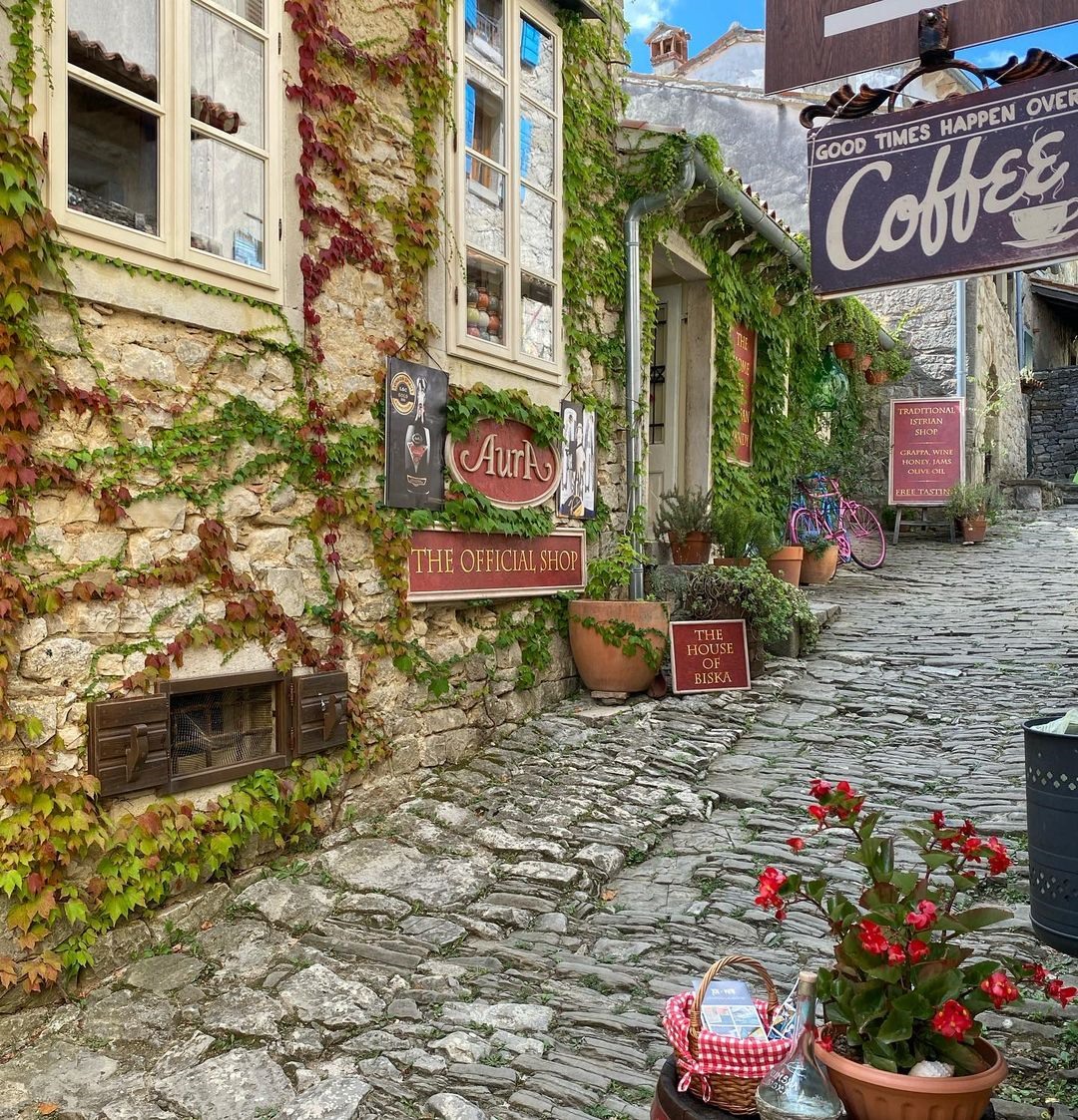Hum của Croatia là thành phố nhỏ nhất thế giới với chỉ khoảng 30 người sinh sống. Ảnh: liefs__kim