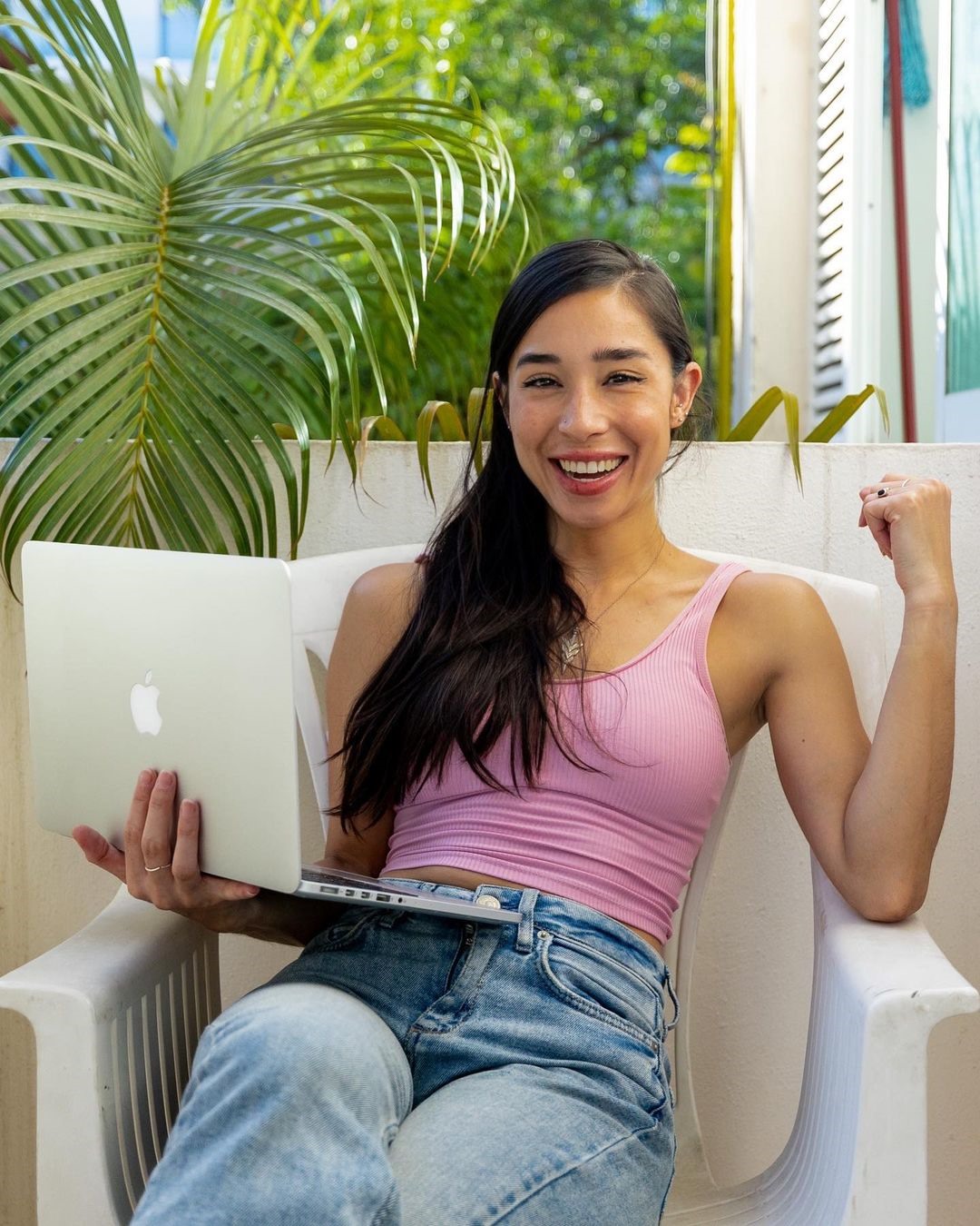 Làm việc từ xa. Ảnh: @haleytakesontheworld