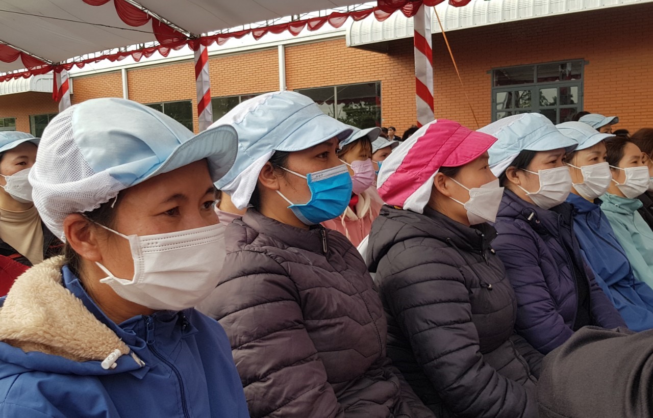 Đông đảo đoàn viên, người lao động trên địa bàn huyện Kim Sơn tham gia Chương trình “Tết sum vầy - Xuân gắn kết“. Ảnh: Nguyễn Trường