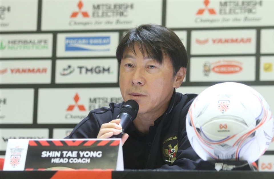 Huấn luyện viên Shin Tae-yong hài lòng với trận hoà của tuyển Indonesia trước Việt Nam. Ảnh: JPNN