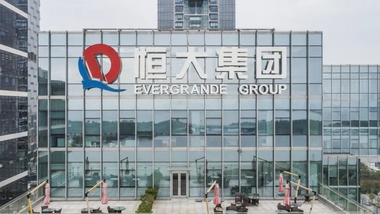Gã khổng lồ bất động sản Trung Quốc China Evergrande Group vỡ nợ vào cuối năm 2021. Ảnh: Shen Longquan/Visual China Group/Getty Images
