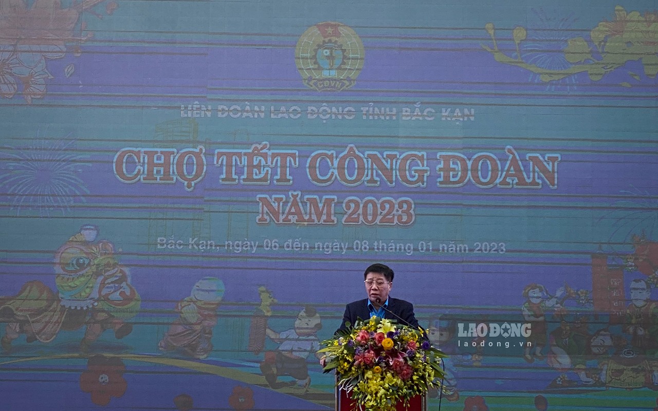 Ông Tạ Văn Đồng - Chủ nhiệm Uỷ ban Kiểm tra Tổng LĐLĐ Việt Nam phát biểu tại buổi lễ. Ảnh: Phùng Minh.