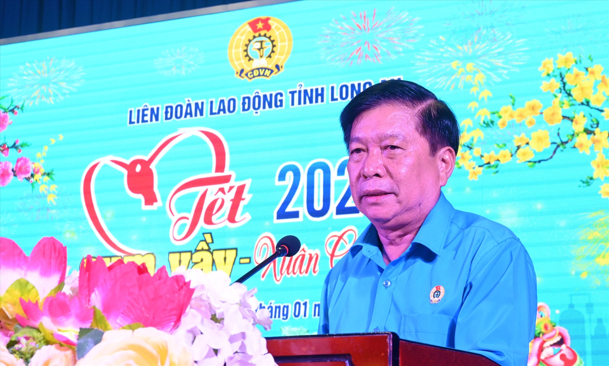 Ông Nguyễn Văn Quí, Chủ tịch LĐLĐ tỉnh Long An phát biểu tại chương trình. Ảnh: Thành Nhân