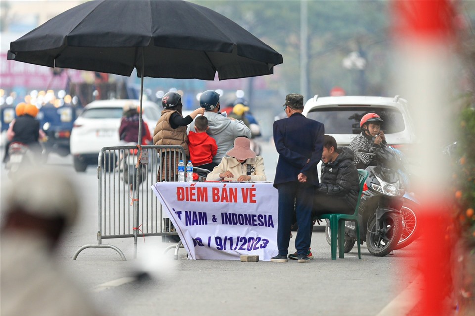 Thị trường vé trận Việt Nam - Indonesia bắt đầu nhộn nhịp hơn. Ảnh: Minh Dân