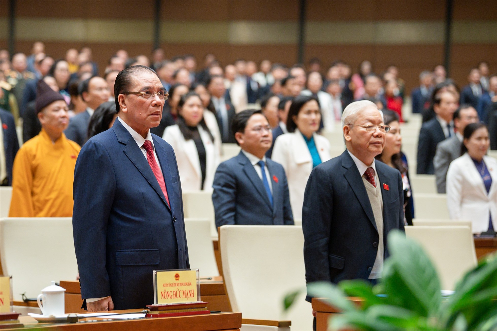 Tổng Bí thư Nguyễn Phú Trọng, nguyên Tổng Bí thư Nông Đức Mạnh và các lãnh đạo Đảng, Nhà nước tham dự phiên bế mạc.