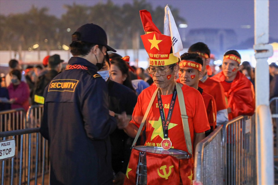 Giá vé trận chung kết AFF Cup của tuyển Việt Nam từ 400.000 đồng đến 1 triệu đồng. Ảnh: Minh Dân