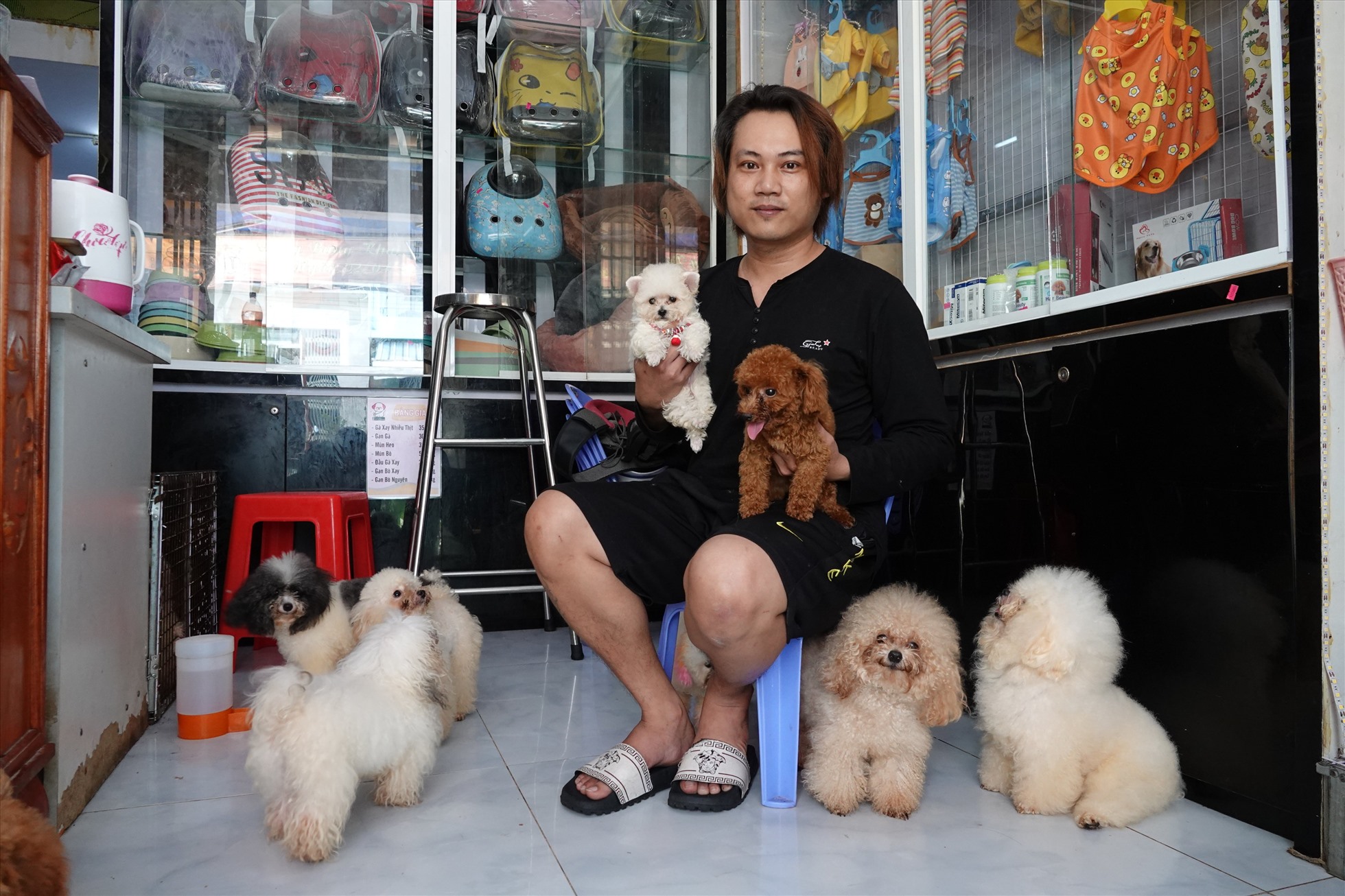 Chàng trai bán hàng rong trở thành tỷ phú nuôi chó  VnExpress Đời sống