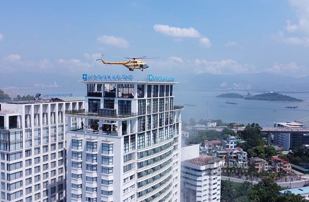 Phương án cứu người trên mái khách sạn bằng máy bay trực thăng.