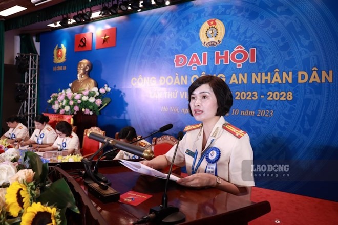 Trưởng Ban Công đoàn CAND Công Thanh Thảo trình bày tóm tắt báo cáo chính trị nhiệm kỳ 2018-2023. Ảnh: Hải Nguyễn