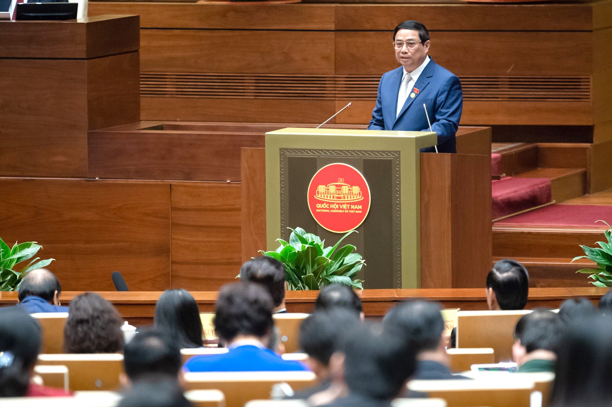 Thủ tướng Chính phủ Phạm Minh Chính trình bày báo cáo kết quả thực hiện kế hoạch phát triển kinh tế - xã hội năm 2023; dự kiến kế hoạch phát triển kinh tế - xã hội năm 2024. Ảnh: Phạm Thắng