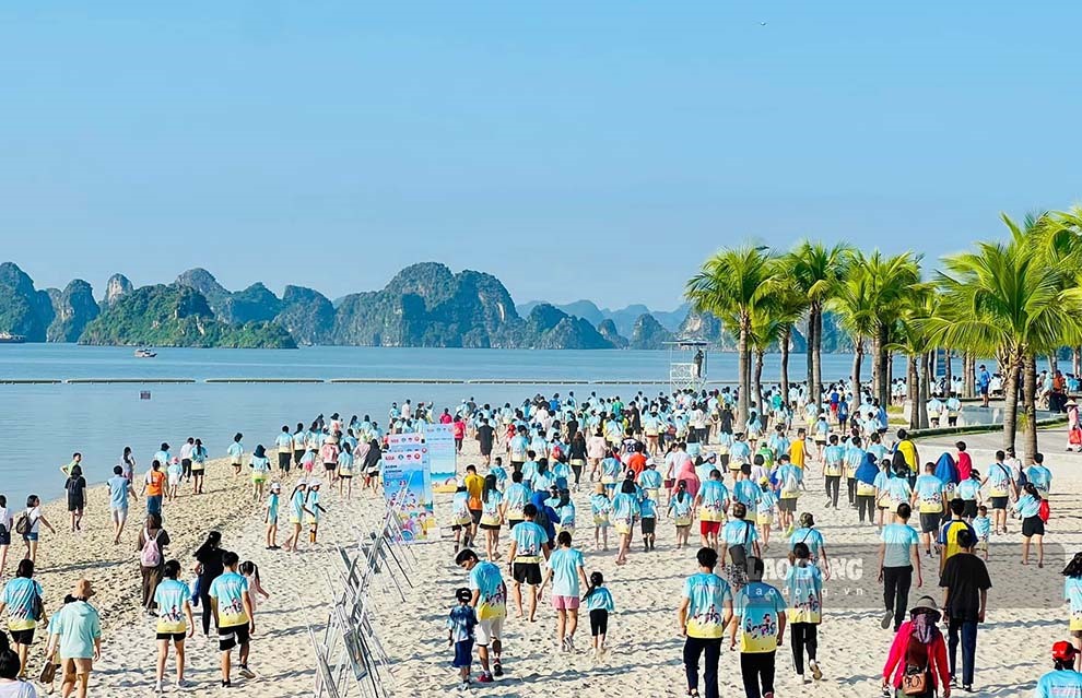 Chỉ sau 3 ngày mở đơn đăng ký (từ ngày 28.9), giải chạy đã thu hút được sự quan tâm, hưởng ứng của người dân trên địa bàn tỉnh Quảng Ninh cũng như trên khắp đất nước, với 1.000 người đăng ký tham gia.