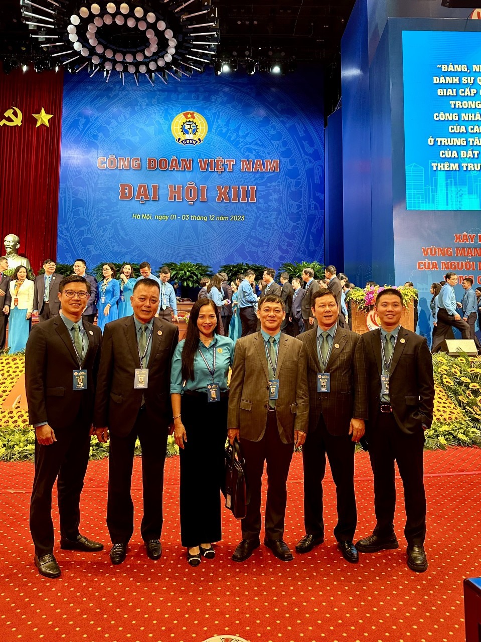 Đoàn đại biểu của Công đoàn Tổng Công ty Hàng không Việt Nam tham dự Đại hội XIII Công đoàn Việt Nam, ông Đào Mạnh Kiên đứng thứ 3 từ phải sang.