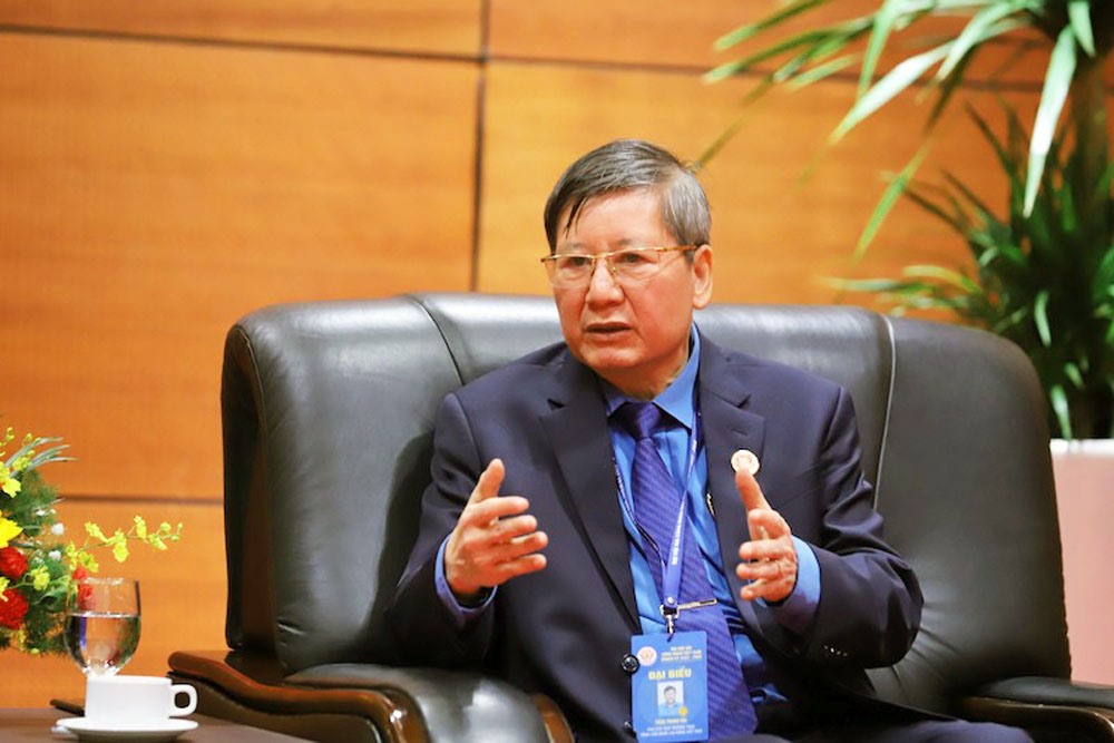 Phó Chủ tịch Thường trực Tổng Liên đoàn Lao động Việt Nam Trần Thanh Hải trao đổi tại buổi tiếp. Ảnh: Tô Thế