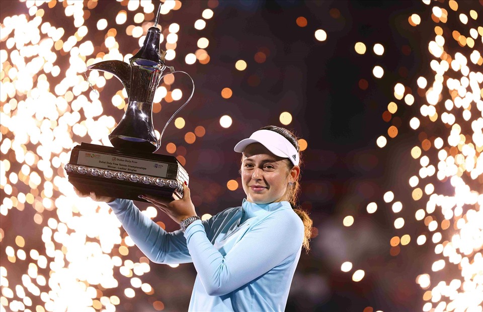 Jelena Ostapenko vô địch Dubai Duty Free Tennis Championship 2022. Ảnh: LTA