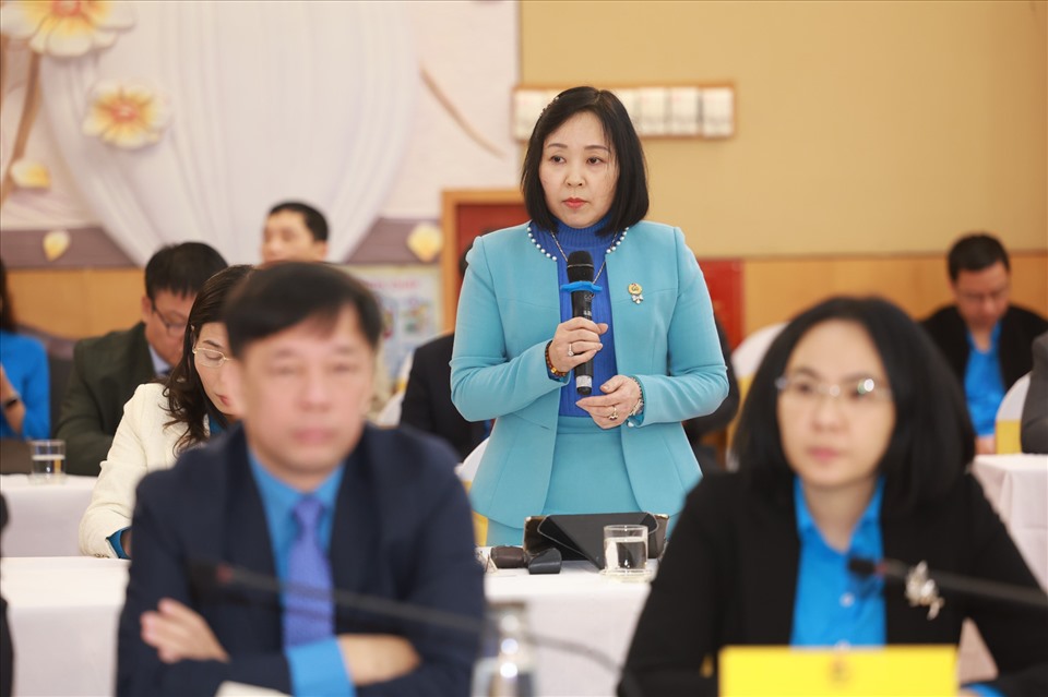 Bà Nguyễn Thị Vân Hà - Chủ tịch LĐLĐ tỉnh Bắc Ninh phát biểu tại hội nghị. Ảnh: Hải Nguyễn