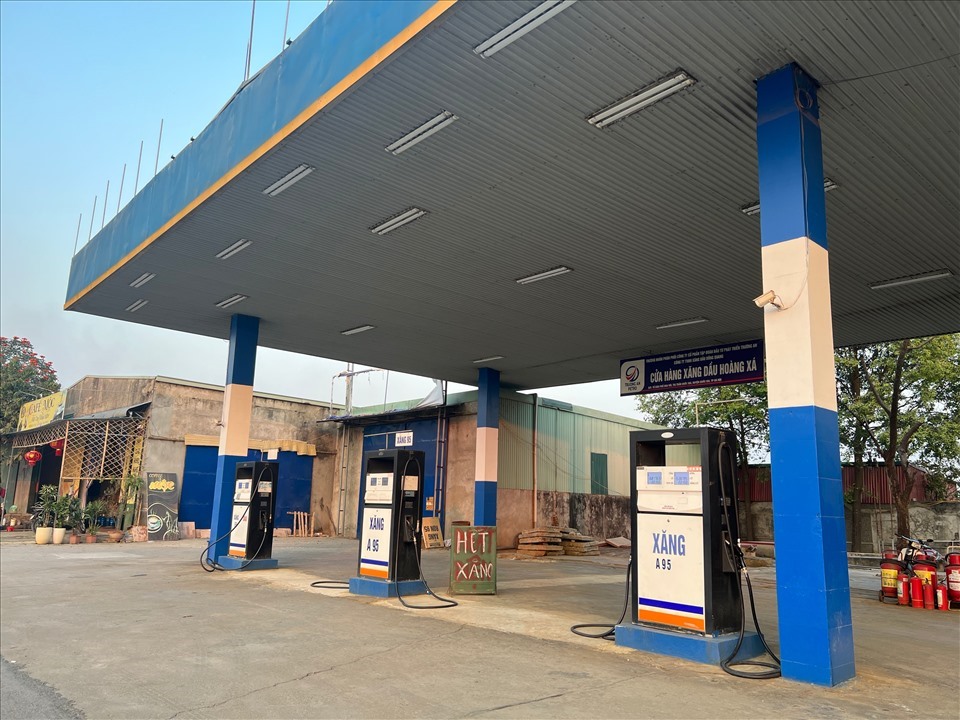Cửa hàng xăng dầu Hoàng Xá (Thương nhân phân phối Công ty Cổ phần Tập đoàn Đầu tư và phát triển Trường An, Công ty TNHH Xăng dầu Đồng Quang) đóng cửa vào chiều 29.1.