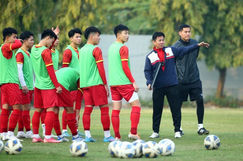 U20 Việt Nam rèn thể lực tại Trung tâm đào tạo bóng đá trẻ Việt Nam. Ảnh: VFF