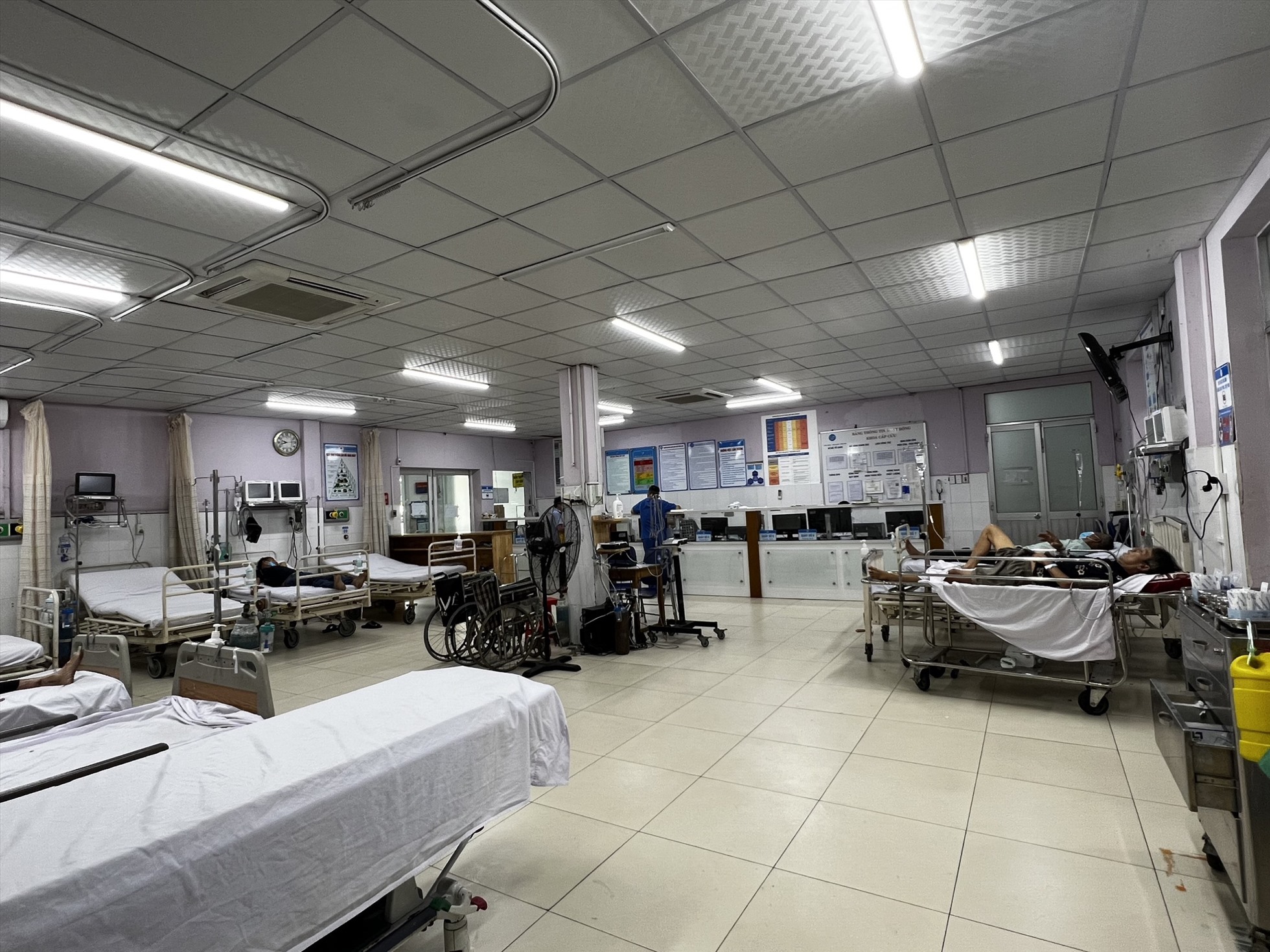 Bệnh nhân được cấp cứu tại Bệnh viên TP Thủ Đức. Ảnh: Nguyễn Ly