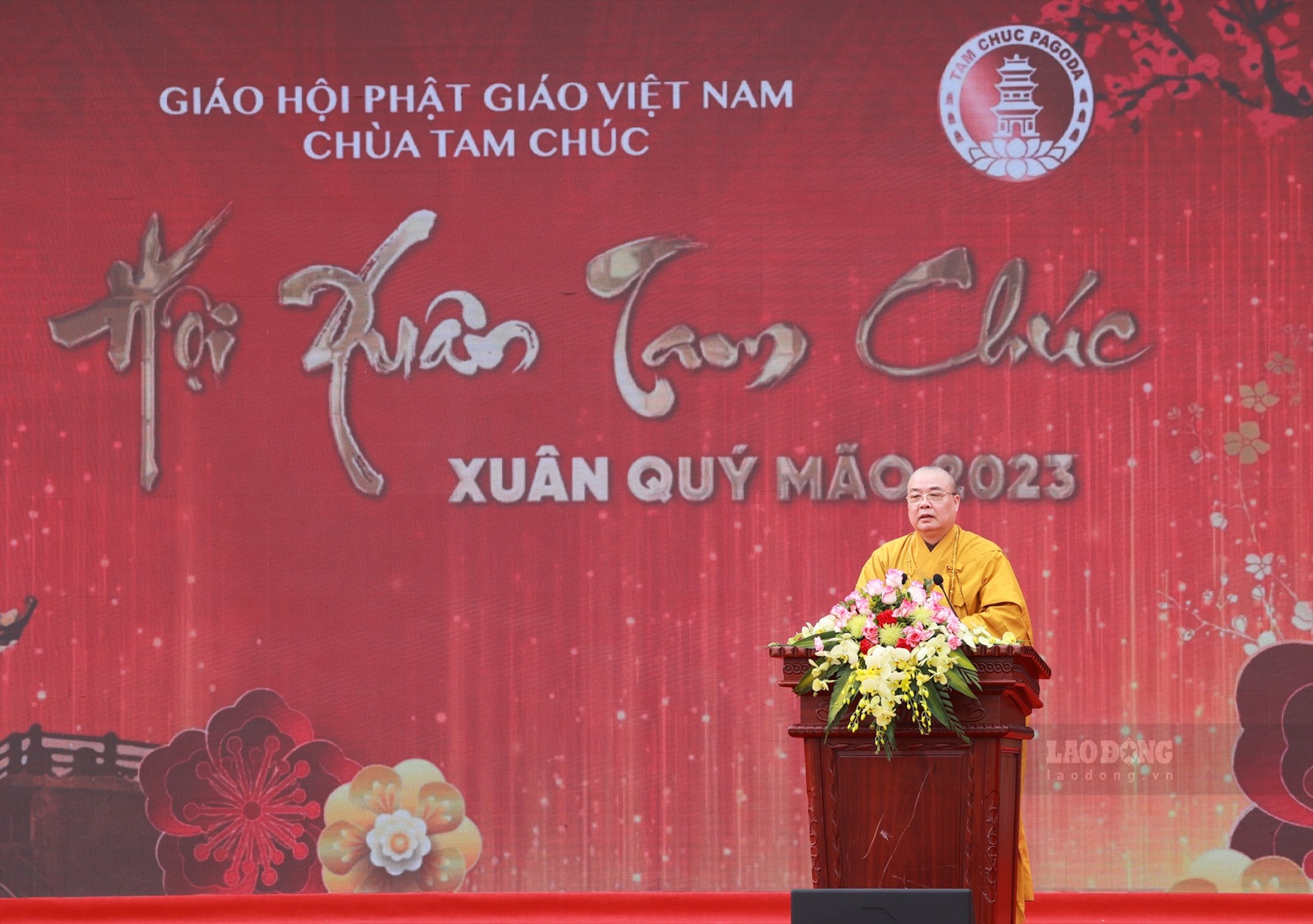 Dưới sự chủ trì của Hòa thượng Thích Thanh Nhiễu, Phó Chủ tịch Thường trực Hội đồng Trị sự Giáo hội Phật giáo Việt Nam, trụ trì chùa Tam Chúc, lễ khai mạc Hội Xuân Tam Chúc năm Quý Mão chính thức diễn ra.
