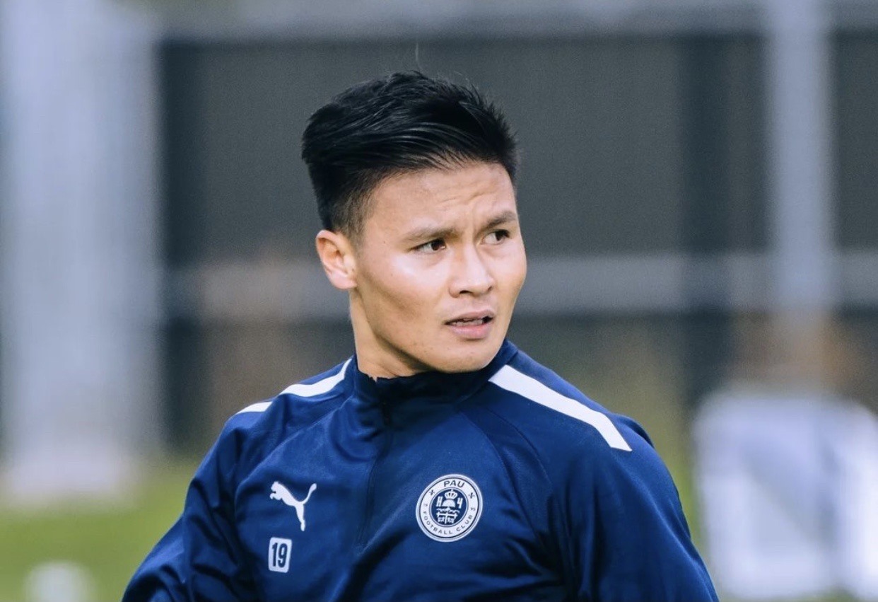 Quang Hải trở lại khoác áo tuyển Việt Nam tại AFF Cup 2022 giữa lúc vị trí của anh tại Pau FC không được đảm bảo. Ảnh: Pau FC