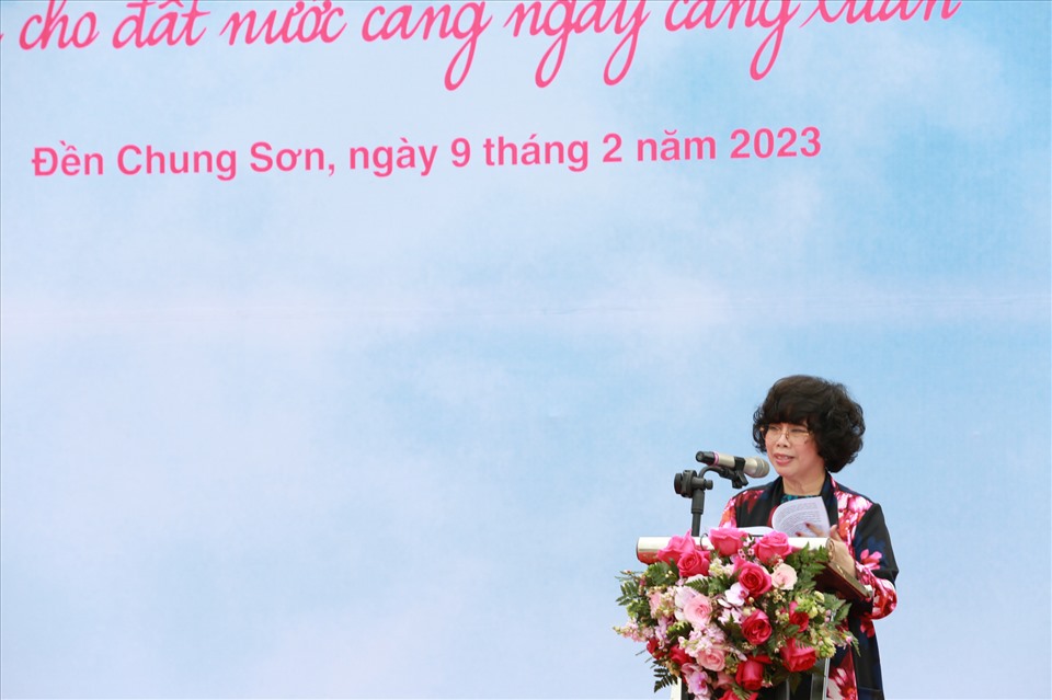 Bà Thái Hương, Anh hùng Lao động thời kỳ đổi mới, Tổng giám đốc BAC A BANK, Chủ tịch Hội đồng chiến lược Tập đoàn TH, phát biểu trong buổi lễ.