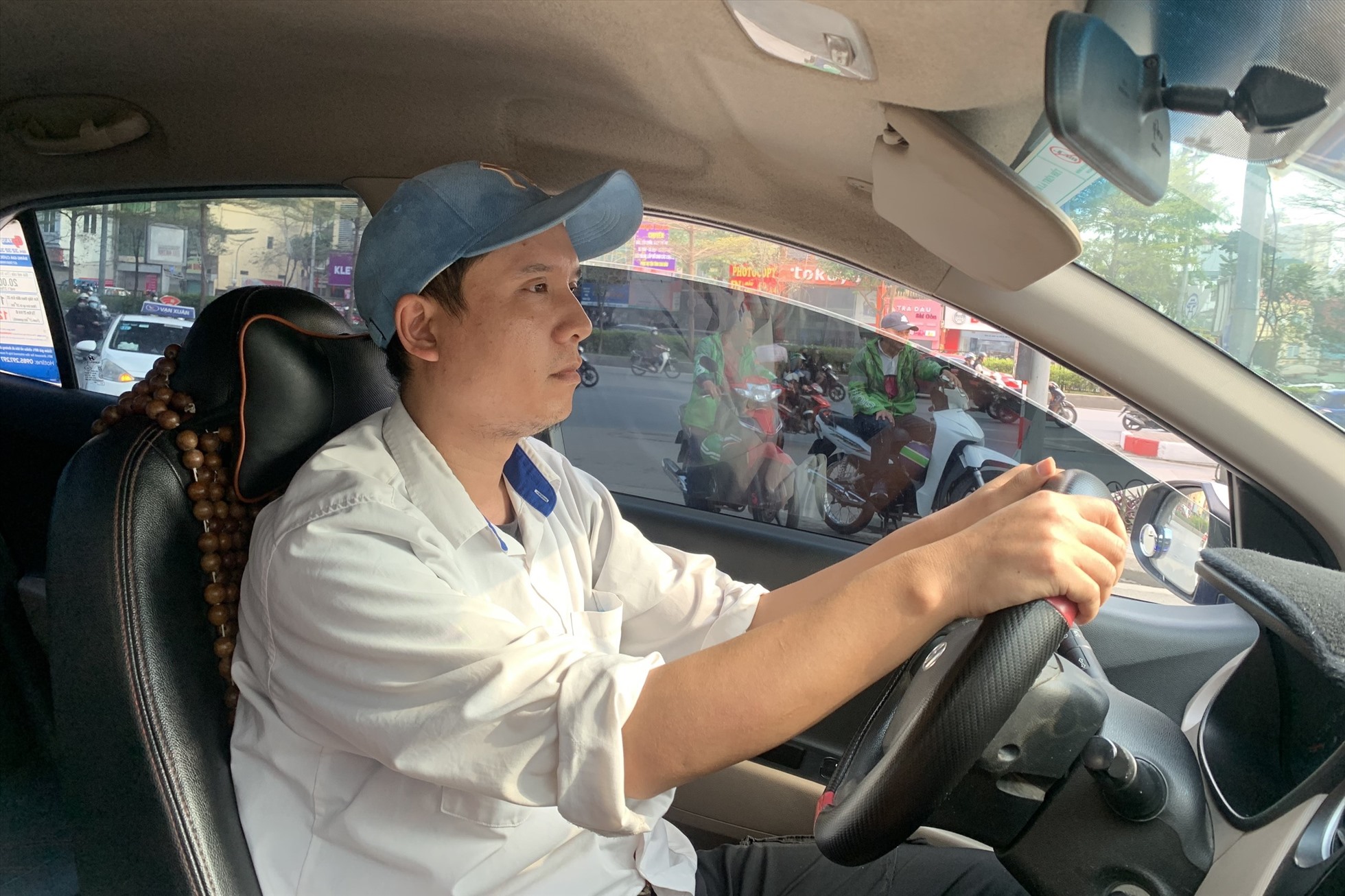 Anh Phạm Văn cầu chia sẻ về những phiền phức mà anh gặp phải với biển cấm đỗ xe taxi.