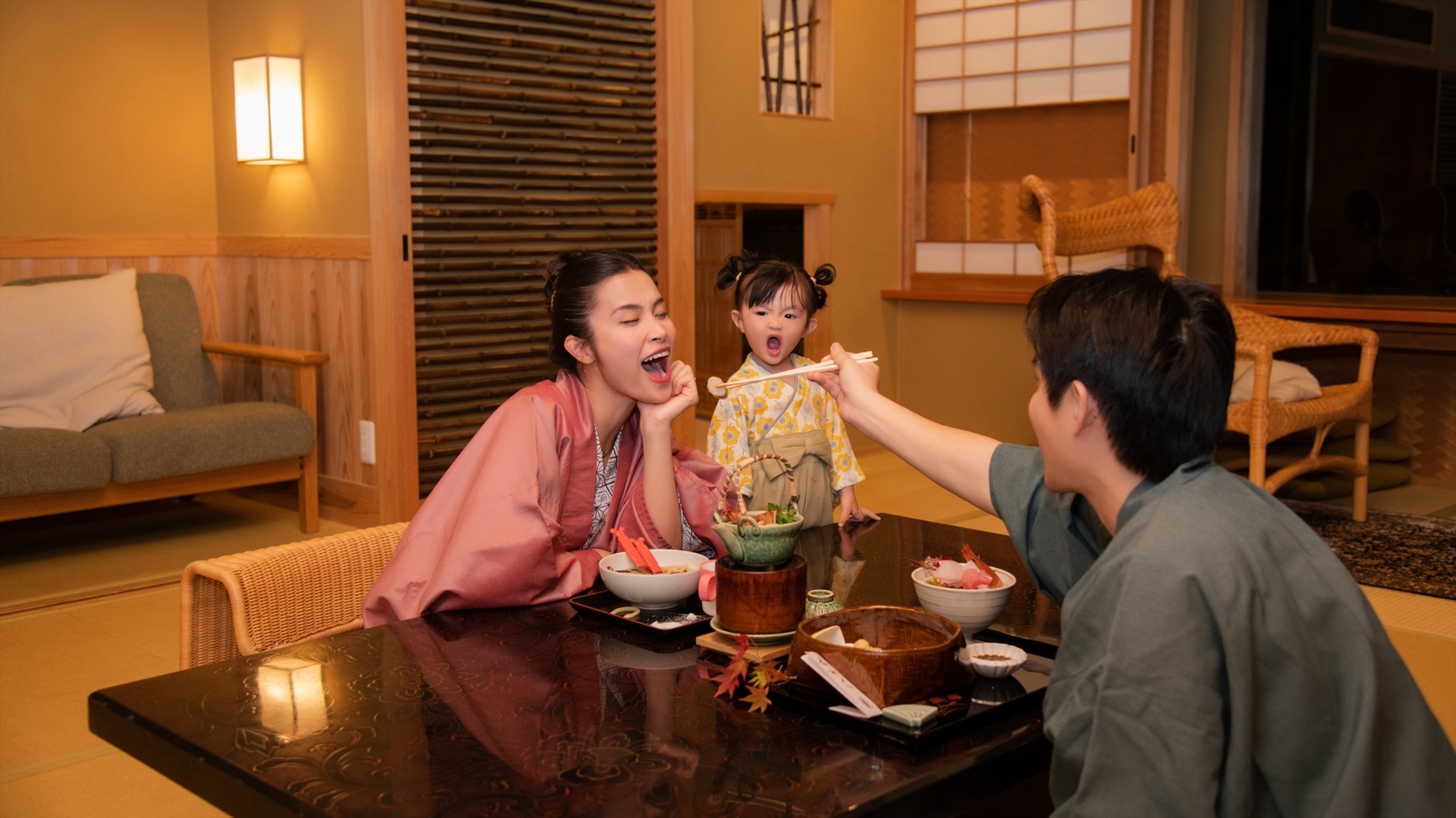 MV “Si mê” được cả gia đình nhỏ ghi hình tại Nhật Bản. Ảnh Nhi Thắng Family