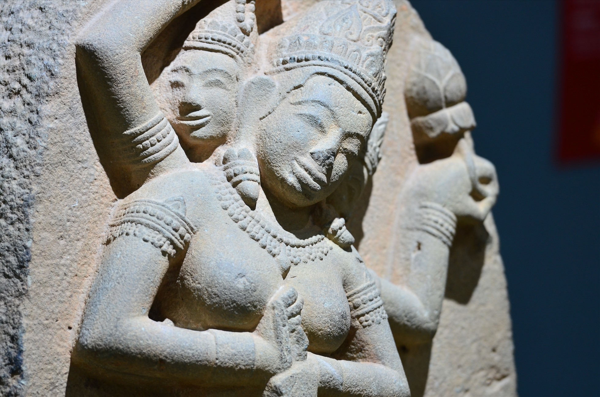 Nữ thần Sarasvati - nữ thần của tri thức, âm nhạc, nghệ thuật và thiên nhiên. Ảnh: Nguyễn Hữu Mạnh