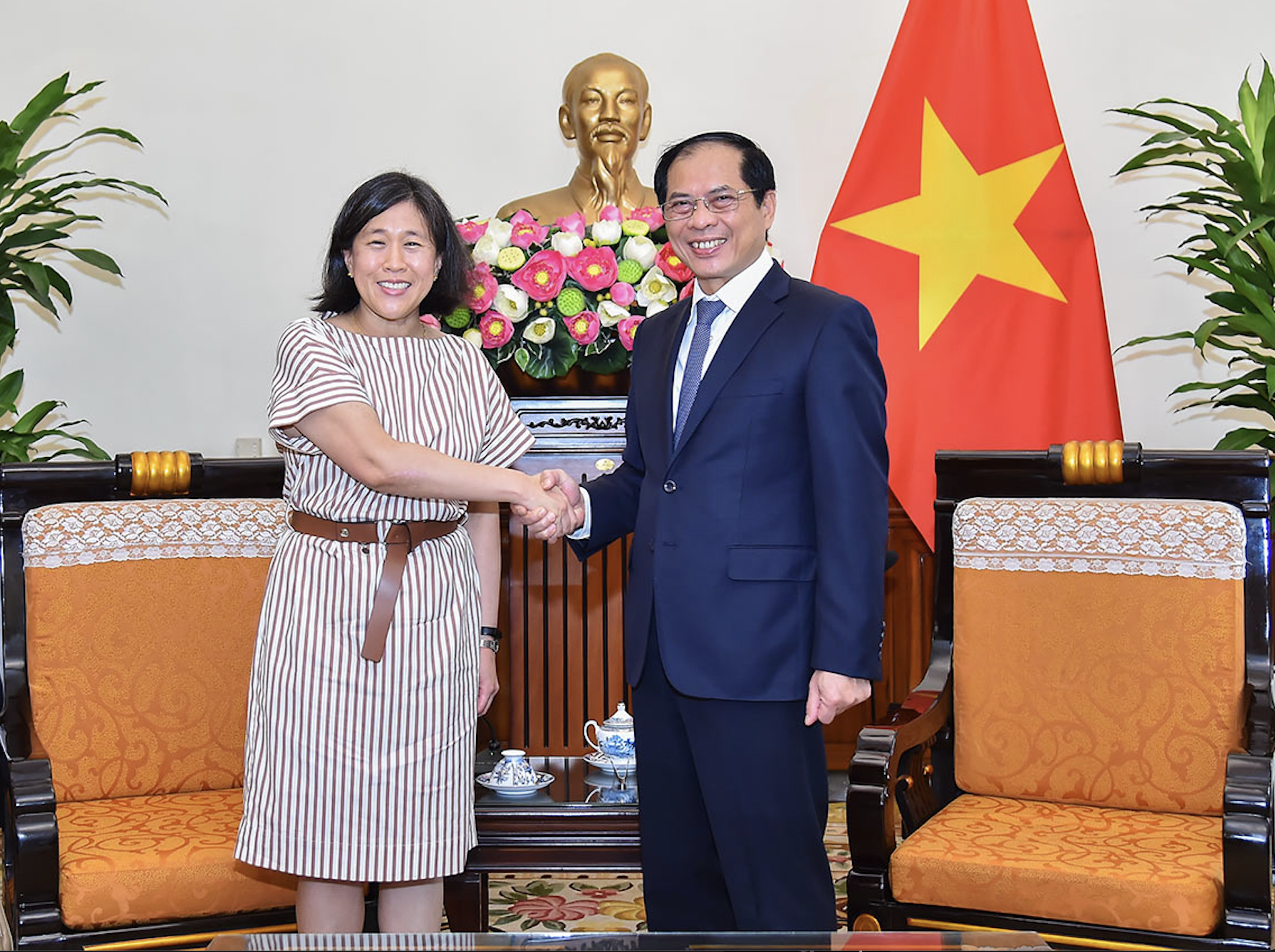 Bộ trưởng Ngoại giao Bùi Thanh Sơn đã tiếp Đại diện Thương mại Mỹ Katherine Tai. Ảnh: Bộ Ngoại giao