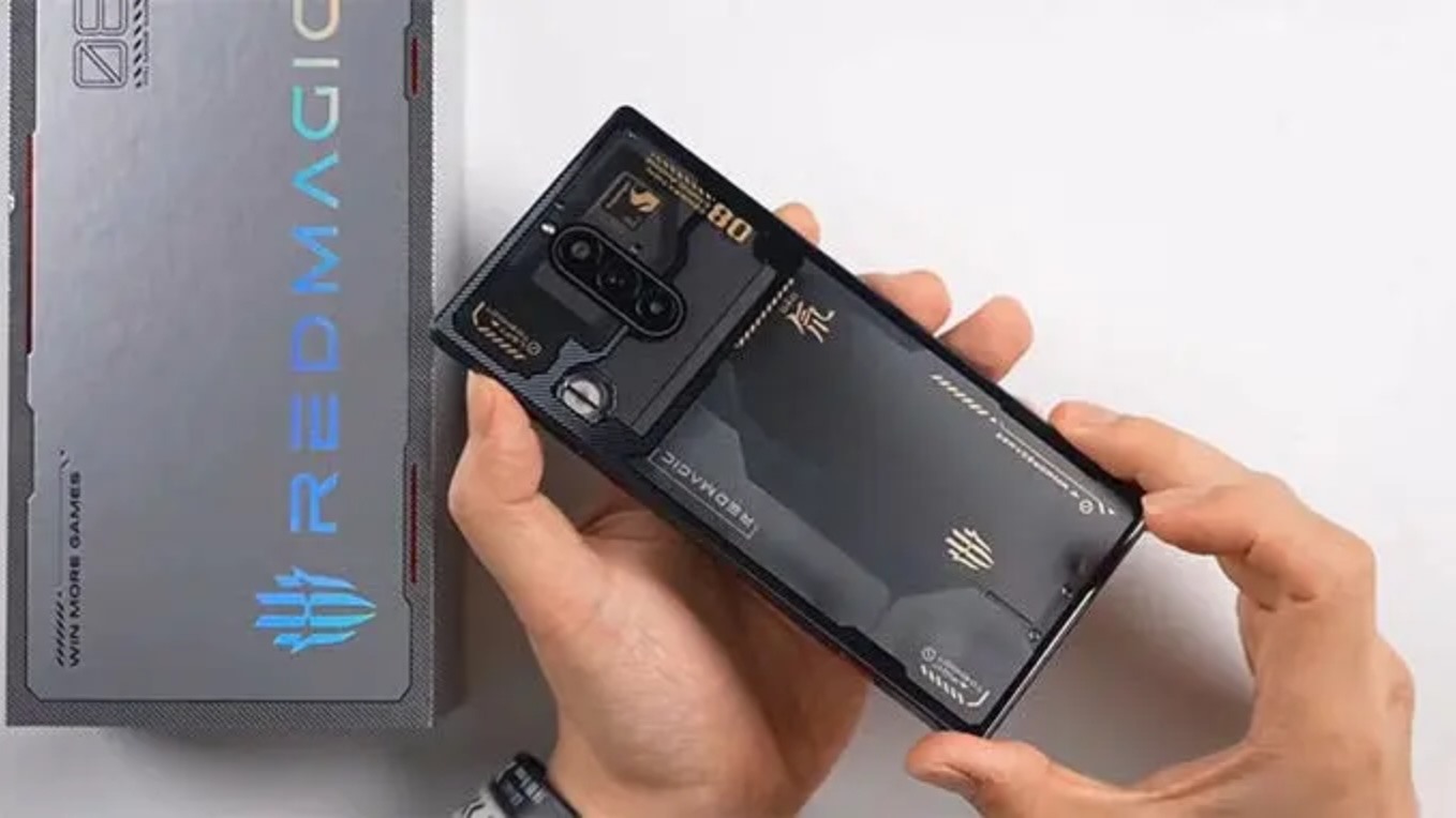 Với chip Snapdragon 8 gen 2, đây là chiếc điện thoại gaming mới nhất và cực kỳ mạnh mẽ. Ảnh: