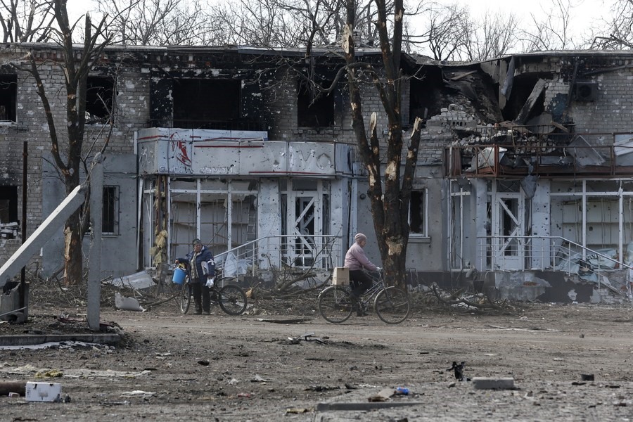 Nhà cửa bị phá huỷ ở Volnovakha, Donetsk, ngày 15.3.2022. Ảnh: Xinhua