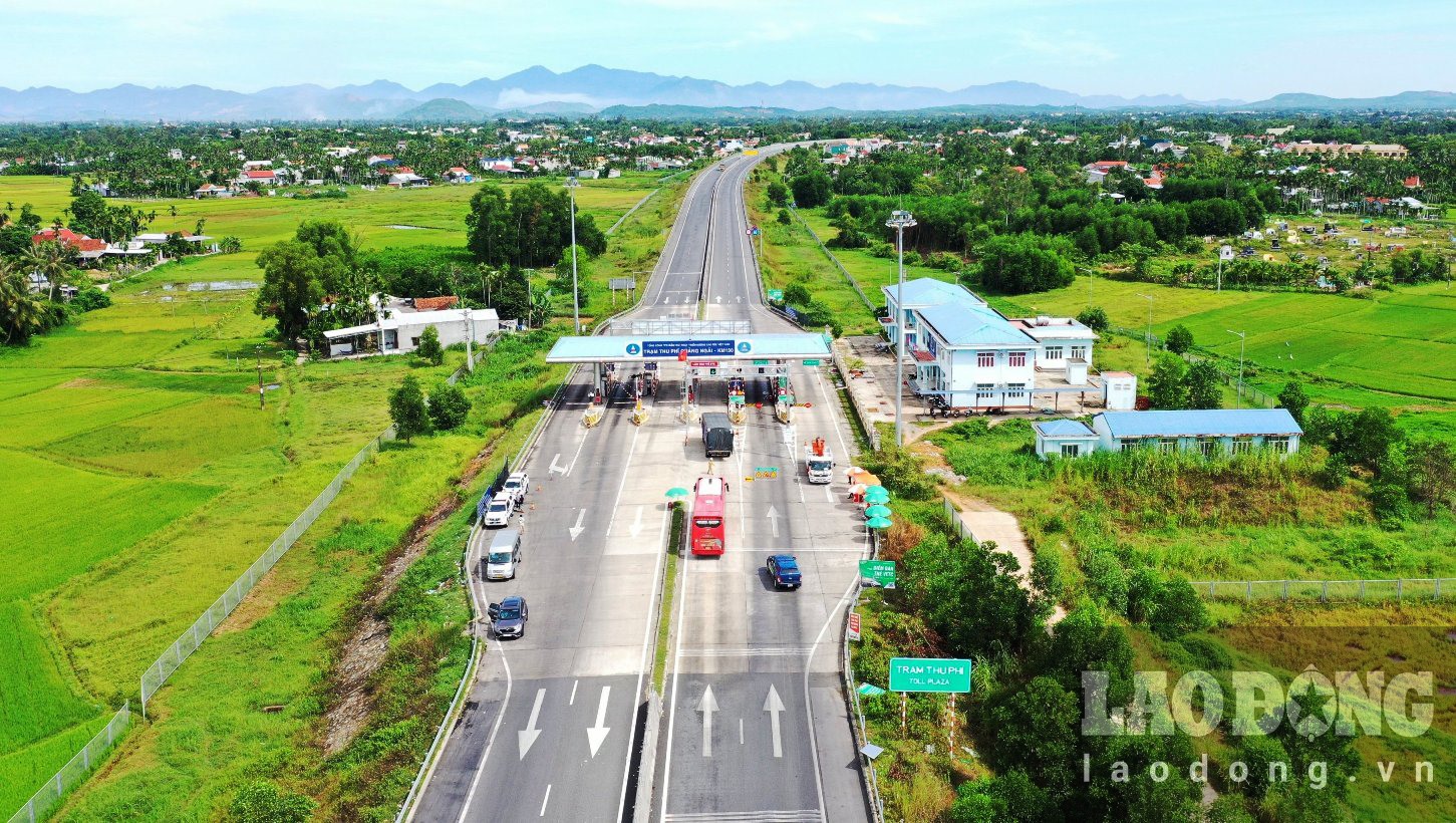 Tại Km130 trên tuyến đường cao tốc Đà Nẵng - Quảng Ngãi nơi Nguyễn Thành Nhất bị nhân viên ngăn cản, không cho chạy xe máy vào đường cao tốc nhưng Nhất vẫn cố tình phóng xe đi. Ảnh: Ngọc Viên