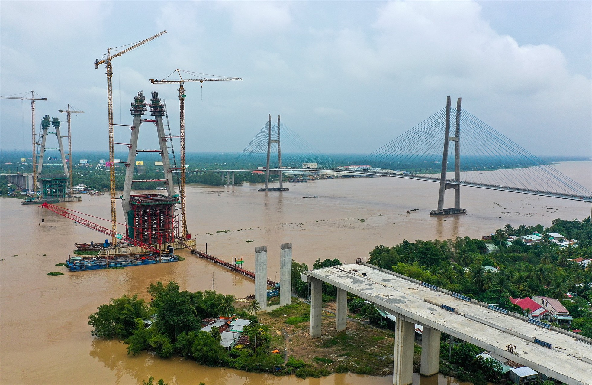 Theo Ban Quản lý dự án Mỹ Thuận (chủ đầu tư cao tốc Mỹ Thuận - Cần Thơ), hiện công trình đã đạt trên 60% tiến độ dự án, các gói thầu tiếp tục khẩn trương thực hiện.
