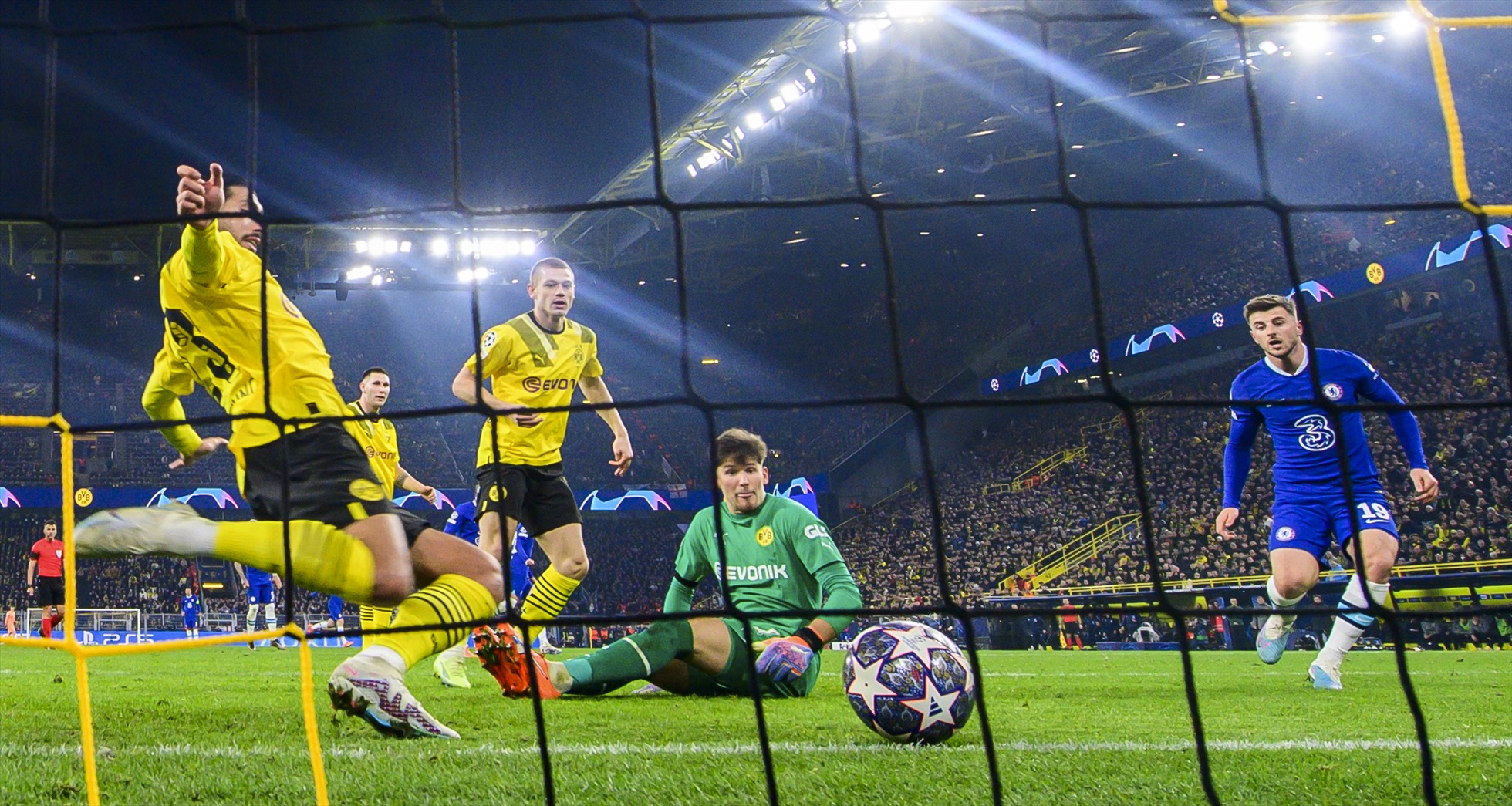 Chelsea không may chứ không phải không hay trước Dortmund trên sân khác. Ảnh: AFP