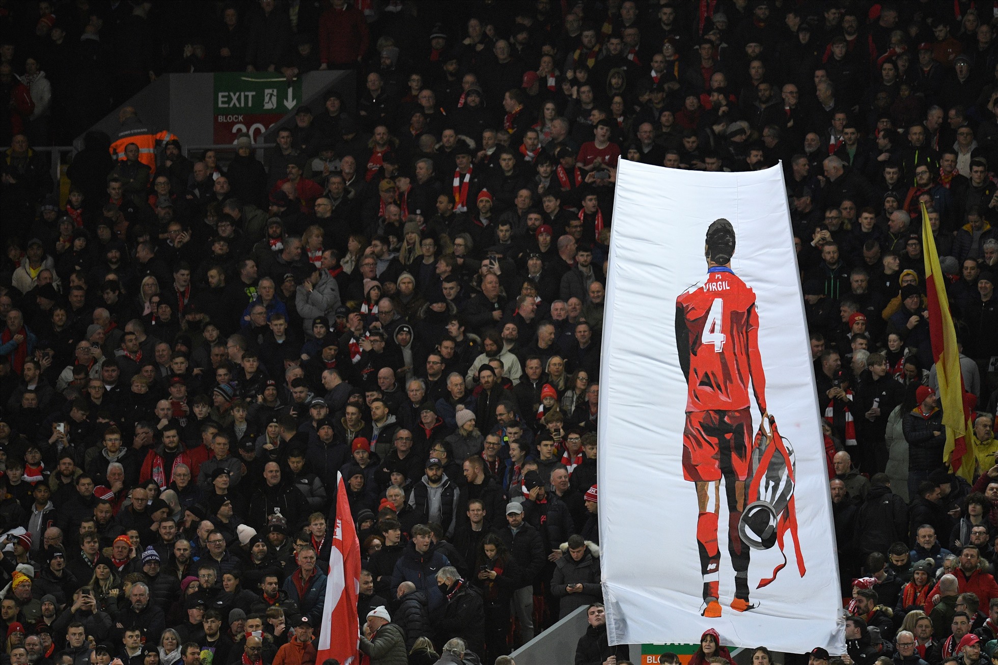 Trong mắt các cổ động viên Liverpool, Van Dijk là một biểu tượng lớn. Ảnh: AFP