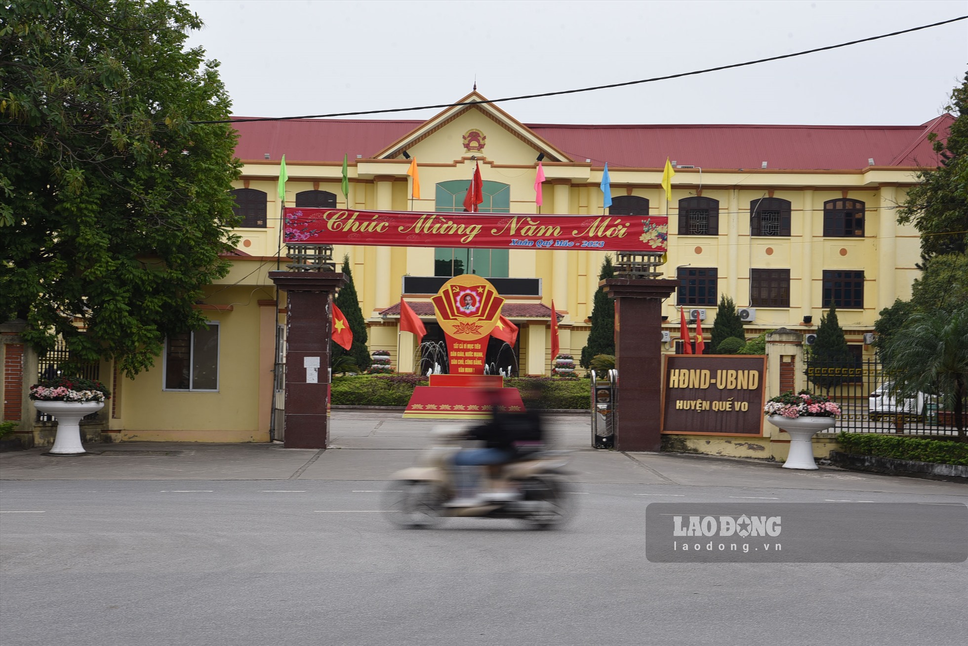 Thị xã Quế Võ được thành lập trên cơ sở nguyên trạng 155,11 km2 diện tích tự nhiên và quy mô dân số 219.929 người của huyện Quế Võ. Trong ảnh là khu trung tâm hành chính của Quế Võ hiện nay.