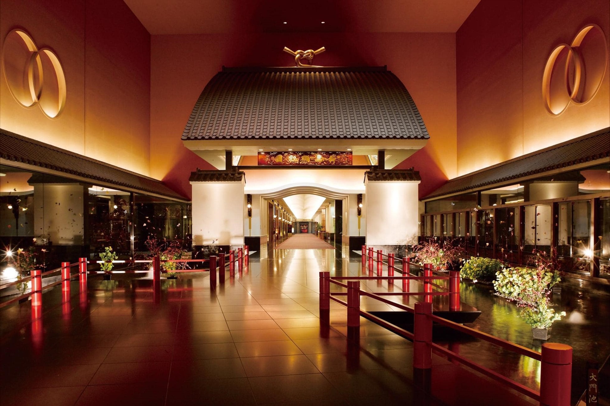 Chính thức khai trương từ năm 1928, khách sạn Gajoen nằm ngay trung tâm thủ đô Tokyo, Nhật Bản, được ví như “Cung điện của Thần rồng”.