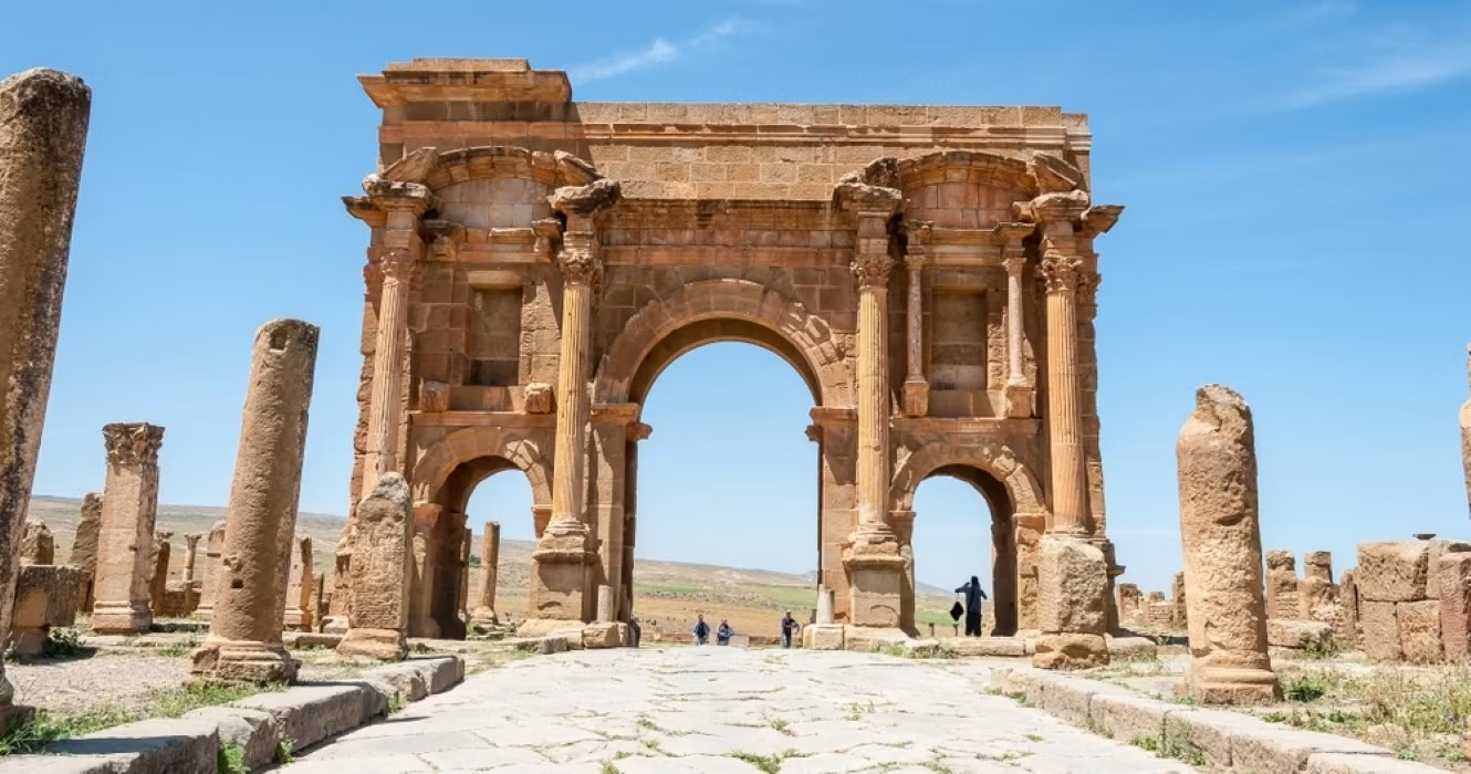 Tàn tích của thành phố La Mã cổ đại ởTimgad, Algeria