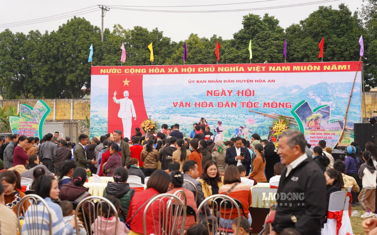Ngày 18.2, UBND huyện Hoà An cùng đông đảo người dân trong huyện đã lần đầu tiên tổ chức Ngày hội văn hoá dân tộc Mông với quy mô cấp huyện.