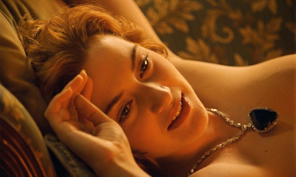 Kate Winslet đẹp hút hồn trong phân cảnh nóng bỏng của “Titanic“. Ảnh: 20th Century Fox