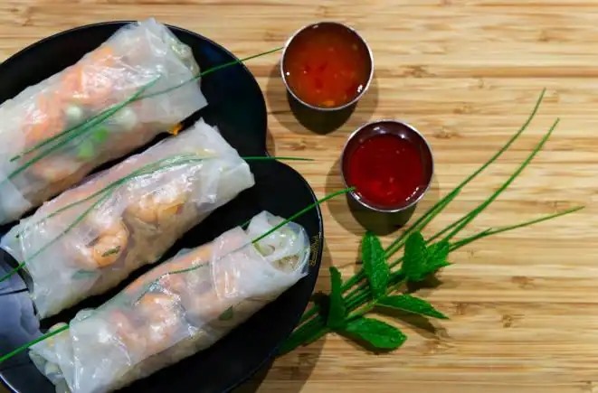 Nem cuốn Việt Nam. Ảnh: Alexander Sinn