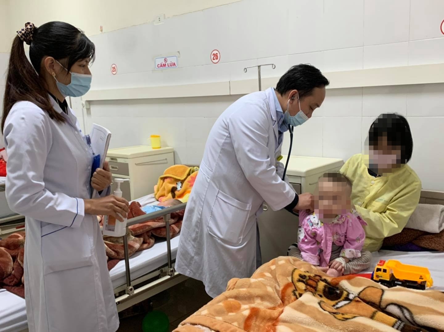Bệnh viện Sản Nhi Quảnh Ninh sau kỳ nghỉ tết, mỗi ngày có khoảng 300 bệnh nhi đến khám. Ảnh: Bệnh viện Sản Nhi Quảng Ninh
