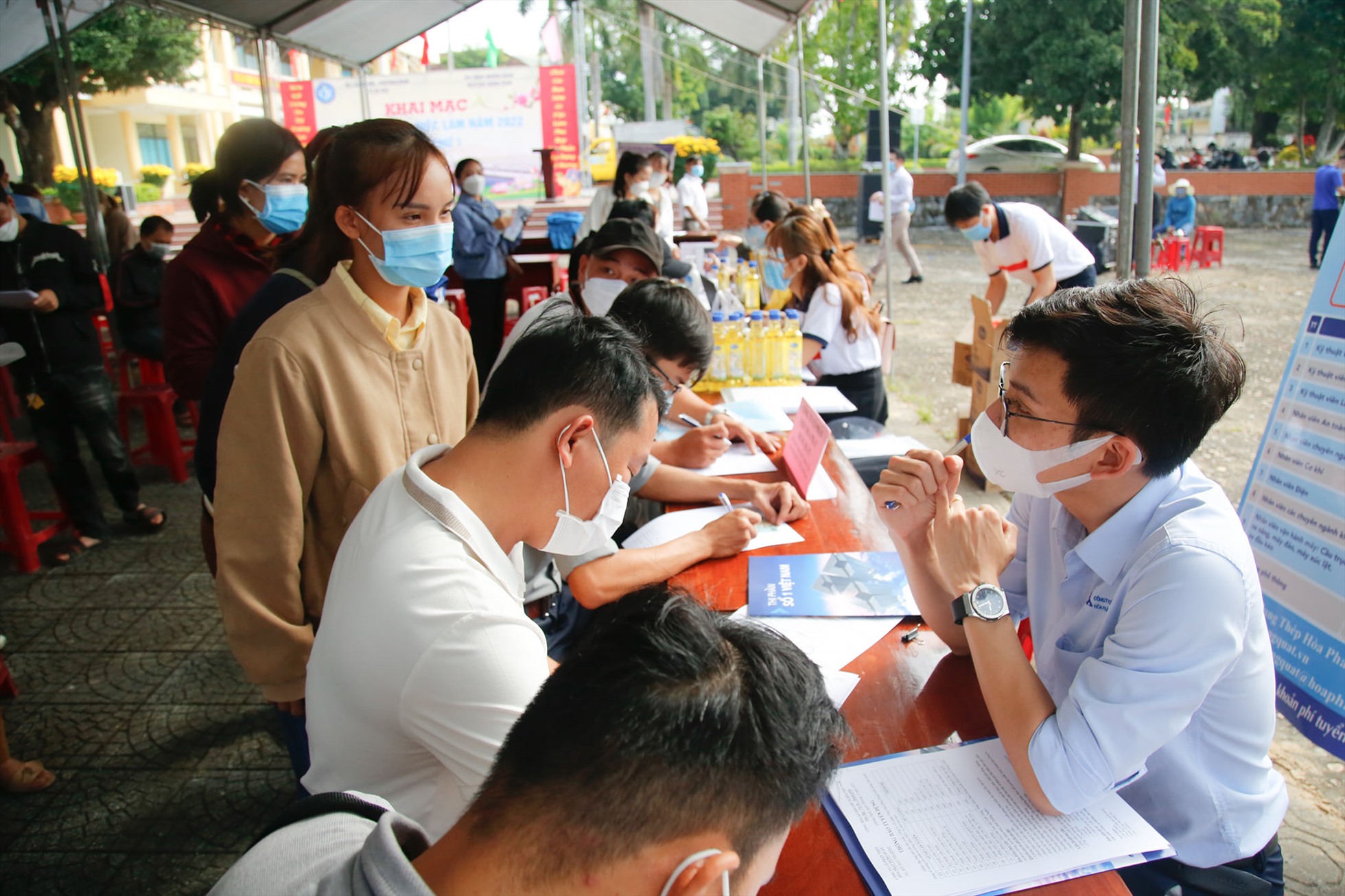Sau kỳ nghỉ tết Quý Mão 2023, nhiều doanh nghiệp ở tỉnh Quảng Ngãi có nhu cầu tuyển dụng khoảng 10,5 nghìn lao động. Ảnh: Ngọc Viên